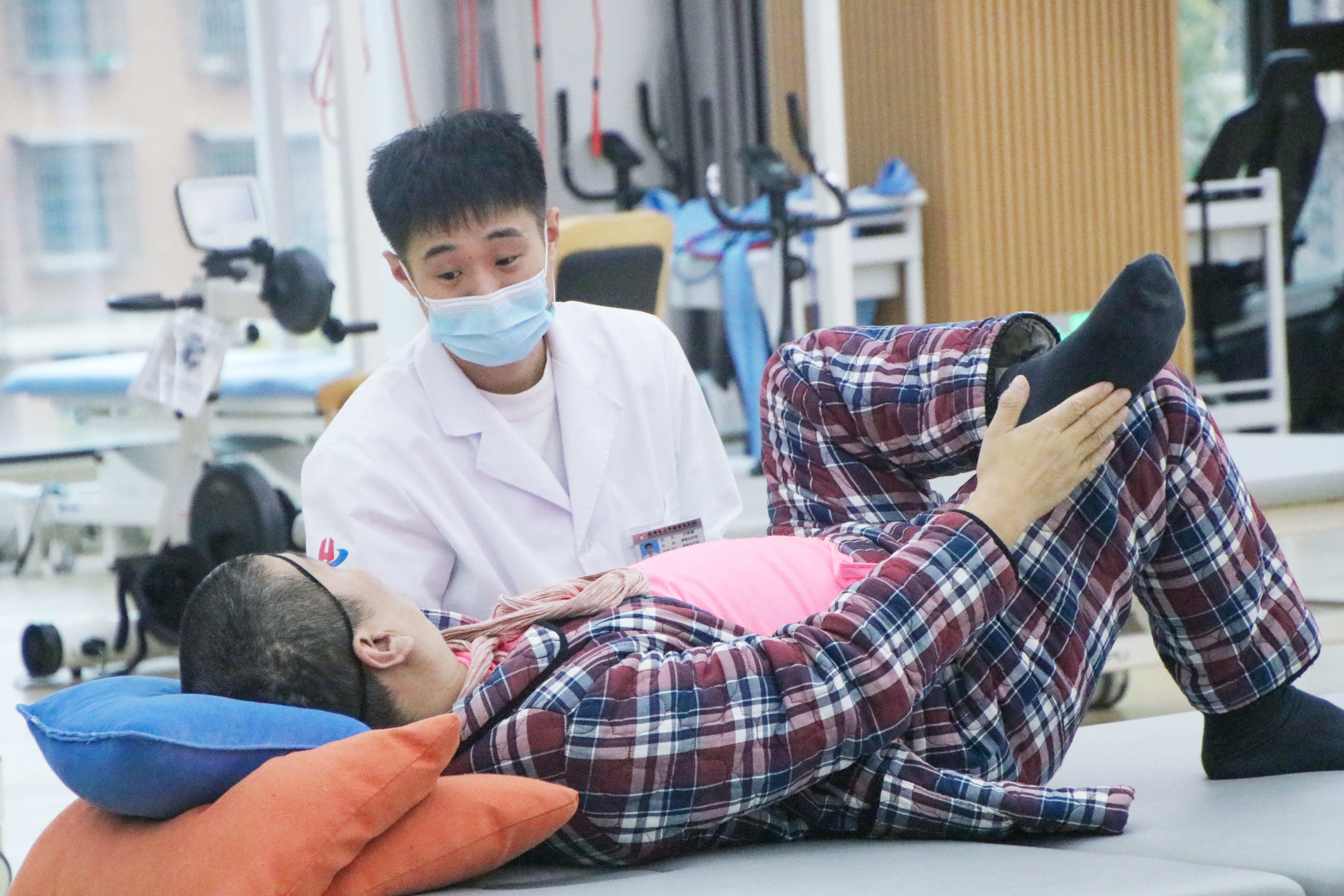 中风偏瘫患者如何康复？杭州金诚护理院，打造康复特色助力中风偏瘫患者重回社会